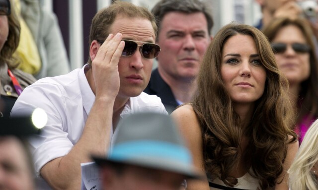 TOPPLØS: I 2012 ble hertuginne Kate avbildet toppløs på ferie med prins William. Her er ekteparet avbildet under OL i London samme år. Foto: NTB Scanpix TOPPLØS: I 2012 ble hertuginne Kate avbildet toppløs på ferie med prins William. Her er ekteparet avbildet under OL i London samme år. Foto: NTB Scanpix